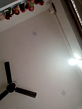 Snapshot of kiiuu_sexe chatting on 03/31/26, 03:52 kiiuu sexe online show from 03/31/26, 03:52