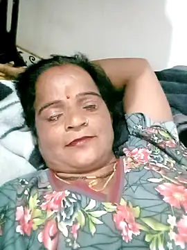 Snapshot of kiiuu_sexe chatting on 04/02/26, 05:43 kiiuu sexe online show from 04/02/26, 05:43