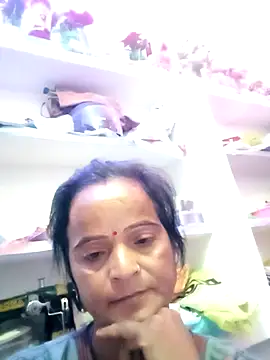 Snapshot of kiiuu_sexe chatting on 04/08/26, 03:34 kiiuu sexe online show from 04/08/26, 03:34