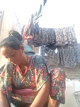 Snapshot of kiiuu_sexe chatting on 04/15/26, 12:12 kiiuu sexe online show from 04/15/26, 12:12