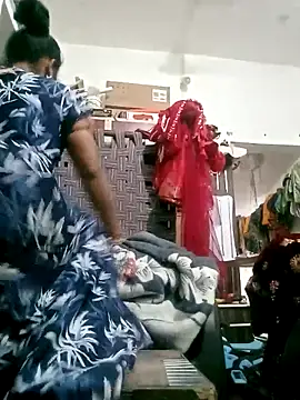 Snapshot of kiiuu_sexe chatting on 04/16/26, 04:52 kiiuu sexe online show from 04/16/26, 04:52