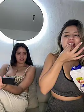 bebitas2  online show from 03/19/26, 12:58