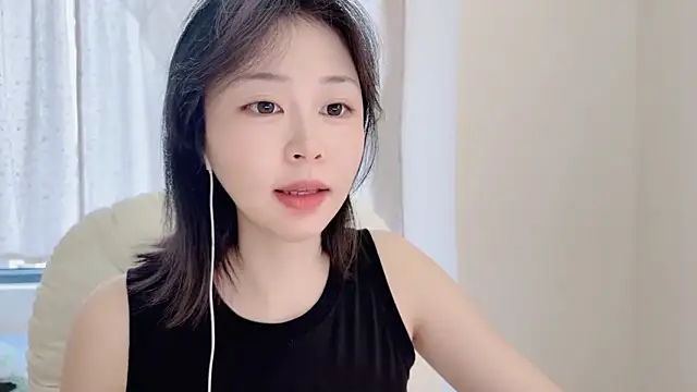 Snapshot of Onefiona chatting on 07/17/26, 06:53 Onefiona online show from 07/17/26, 06:53
