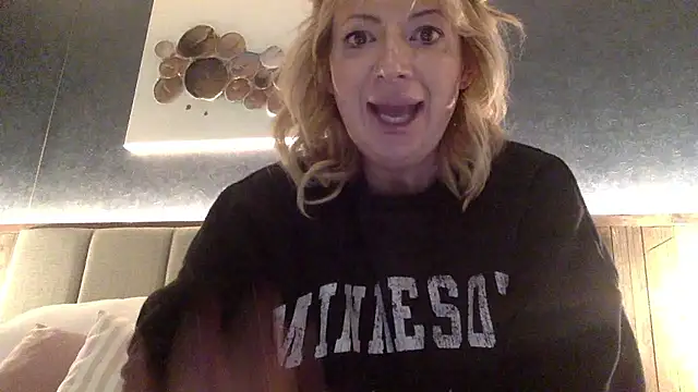 SydneyNoir online show from 01/12/26, 04:34