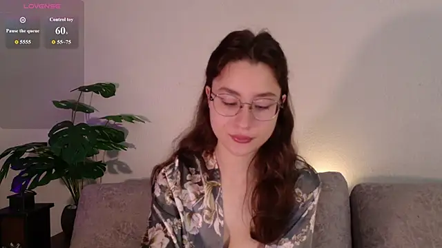 Snapshot of classy____ chatting on 06/21/26, 05:04 classy online show from 06/21/26, 05:04