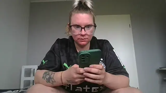 MinchenBienchen98 online show from 02/10/26, 10:52