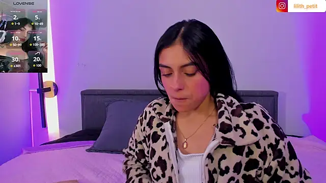 lilith petit  online show from 07/04/26, 01:17