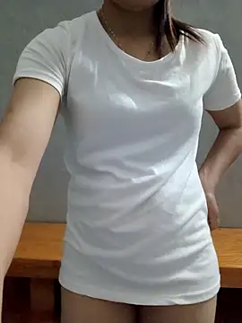 Snapshot of Vanvan68xx chatting on 03/26/26, 03:17 Vanvan68xx online show from 03/26/26, 03:17