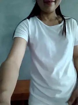 Snapshot of Vanvan68xx chatting on 04/04/26, 10:02 Vanvan68xx online show from 04/04/26, 10:02