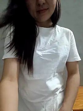 Snapshot of Vanvan68xx chatting on 04/12/26, 03:28 Vanvan68xx online show from 04/12/26, 03:28