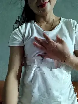 Snapshot of Vanvan68xx chatting on 04/15/26, 02:40 Vanvan68xx online show from 04/15/26, 02:40