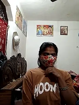 Snapshot of Angel_eyes00 chatting on 01/13/26, 04:56 Angel eyes00 online show from 01/13/26, 04:56