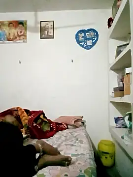 Snapshot of Angel_eyes00 chatting on 01/14/26, 04:23 Angel eyes00 online show from 01/14/26, 04:23