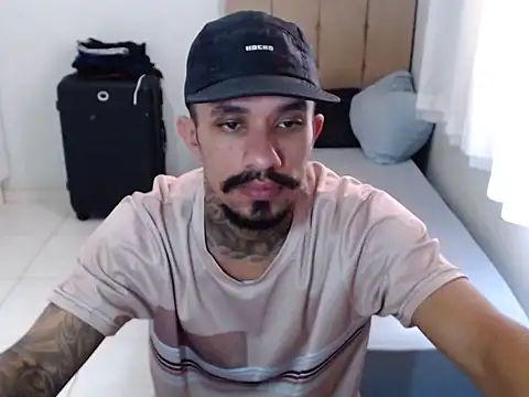 Snapshot of lipegonzalezz chatting on 02/03/26, 04:23 lipegonzalezz online show from 02/03/26, 04:23