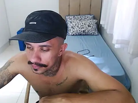 Snapshot of lipegonzalezz chatting on 02/24/26, 05:44 lipegonzalezz online show from 02/24/26, 05:44