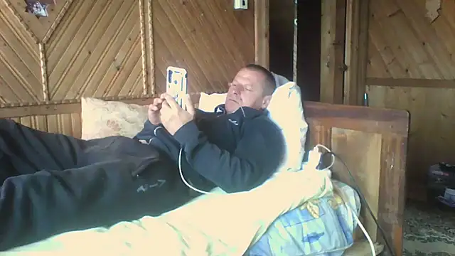 Snapshot of Ivan9iutt chatting on 07/12/26, 07:32 Ivan9iutt online show from 07/12/26, 07:32