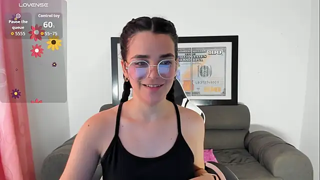 LucianaMoreau online show from 03/19/26, 09:41