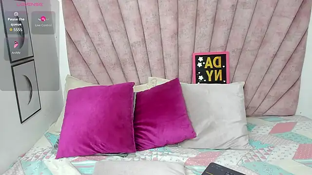 danibellucii  online show from 02/19/26, 12:01