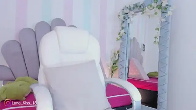 Luna kiss 18 online show from 02/26/26, 03:38
