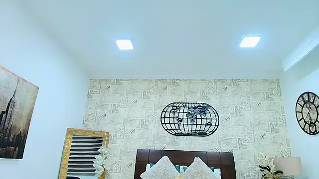 emily clarkk  online show from 02/06/26, 07:17