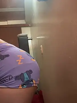 Snapshot of cristal-123 chatting on 02/19/26, 07:21 cristal-123 online show from 02/19/26, 07:21