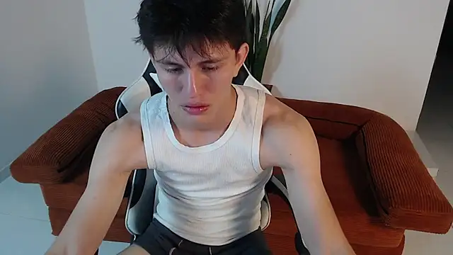 Snapshot of DarrenColleen chatting on 03/03/26, 10:54 DarrenColleen online show from 03/03/26, 10:54