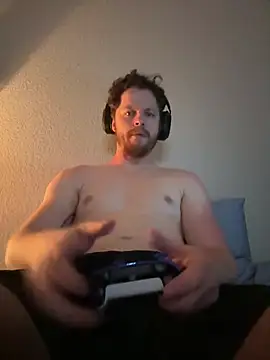 Issa Crazed online show from 03/15/26, 07:14