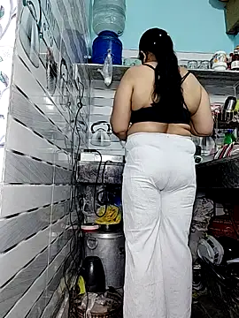 Desikalakaar0069 online show from 04/07/26, 12:27