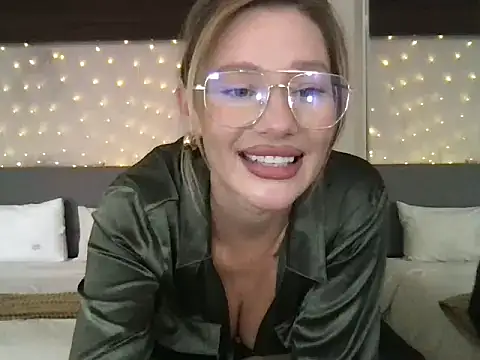 Stella muse online show from 03/19/26, 04:05