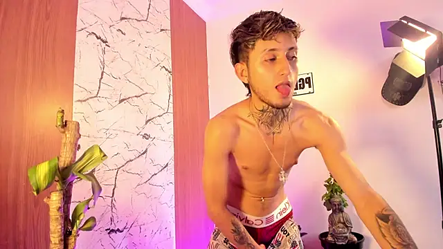 cyber novaa4 online show from 04/15/26, 08:20