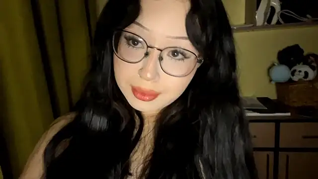 Snapshot of KateWhisp chatting on 01/12/26, 05:18 KateWhisp online show from 01/12/26, 05:18