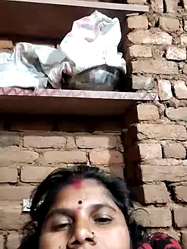 Snapshot of Hot_di97 chatting on 02/15/26, 10:28 Hot di97 online show from 02/15/26, 10:28