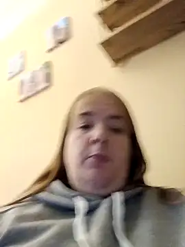 Curvy-Primrose online show from 01/11/26, 04:01