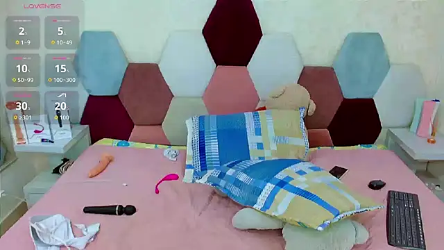 sabriana smith1 online show from 04/12/26, 04:01