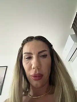 Missolevelvet online show from 02/08/26, 12:25