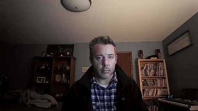 Snapshot of chrisw8140 chatting on 02/01/26, 02:10 chrisw8140 online show from 02/01/26, 02:10