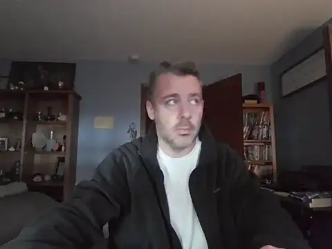 Snapshot of chrisw8140 chatting on 02/07/26, 06:44 chrisw8140 online show from 02/07/26, 06:44