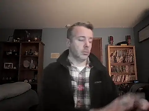 Snapshot of chrisw8140 chatting on 02/10/26, 11:42 chrisw8140 online show from 02/10/26, 11:42