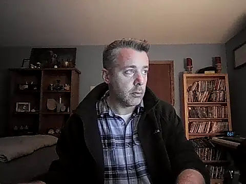 Snapshot of chrisw8140 chatting on 02/12/26, 02:28 chrisw8140 online show from 02/12/26, 02:28