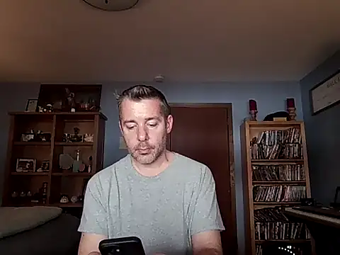 Snapshot of chrisw8140 chatting on 02/13/26, 10:06 chrisw8140 online show from 02/13/26, 10:06