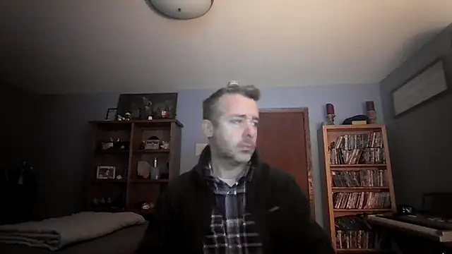 Snapshot of chrisw8140 chatting on 02/22/26, 11:47 chrisw8140 online show from 02/22/26, 11:47