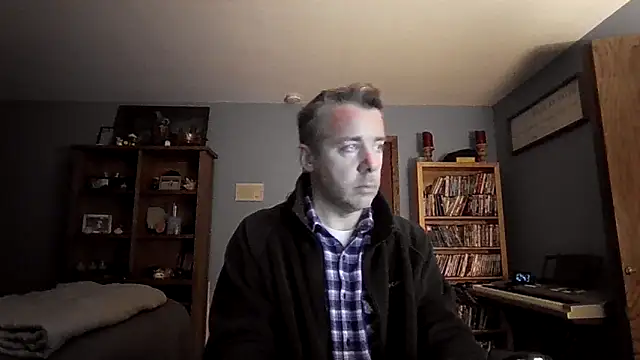 Snapshot of chrisw8140 chatting on 02/24/26, 04:43 chrisw8140 online show from 02/24/26, 04:43