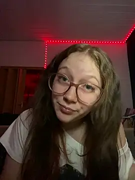 YoungLisaa18 online show from 02/25/26, 09:13