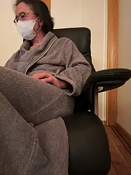 Snapshot of hiroshi-1964 chatting on 02/26/26, 03:00 hiroshi-1964 online show from 02/26/26, 03:00