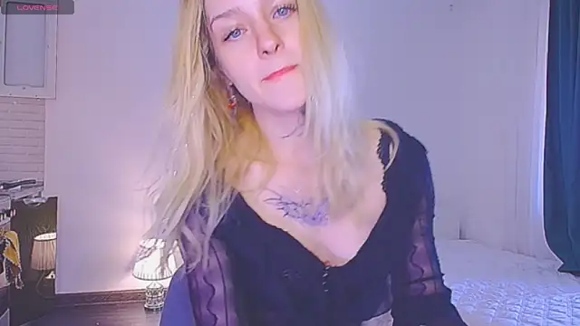 sailormoon666  online show from 04/12/26, 06:40