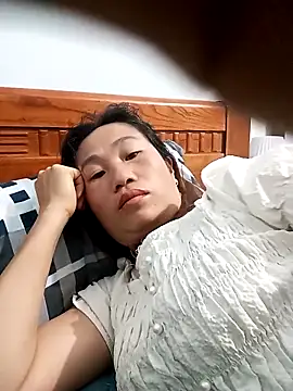 Snapshot of CML93 chatting on 02/26/26, 10:42 CML93 online show from 02/26/26, 10:42