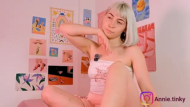 Snapshot of annieTinky0 chatting on 02/26/26, 12:09 annieTinky0 online show from 02/26/26, 12:09