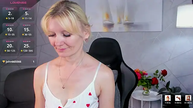 Julie Lucas online show from 07/09/26, 12:48