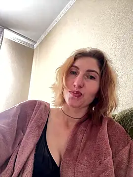 Snapshot of _Crystal_2 chatting on 01/13/26, 09:03 Crystal 2 online show from 01/13/26, 09:03