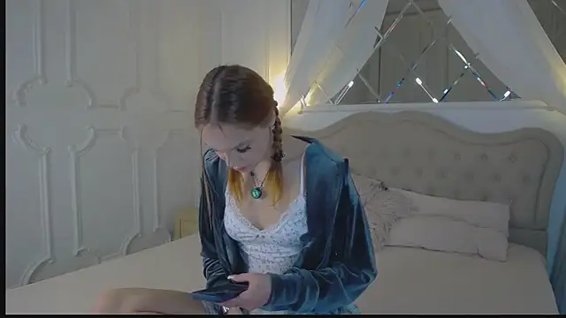 AvaLarson online show from 02/04/26, 01:17